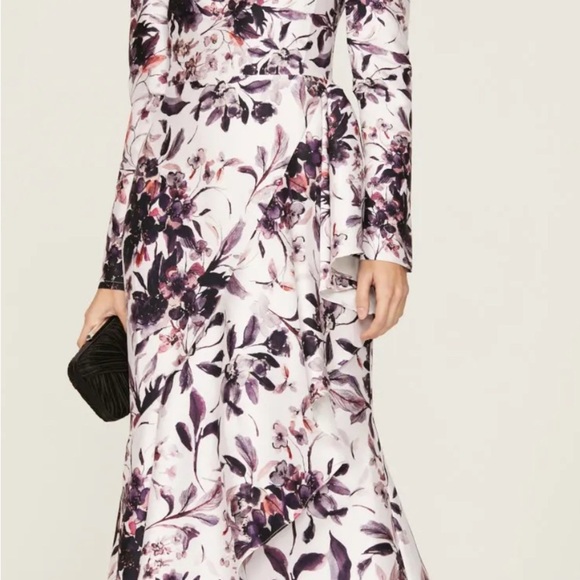 Badgley Mischka
Floral Flounce Hem Gown - Picture 3 of 16